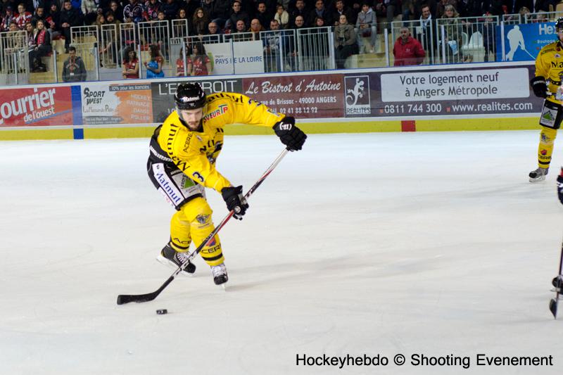 Angers  3 - 5 Rouen