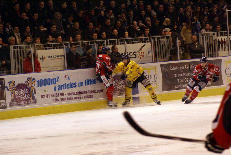 Angers  3 - 5 Rouen