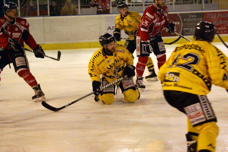 Angers  3 - 5 Rouen