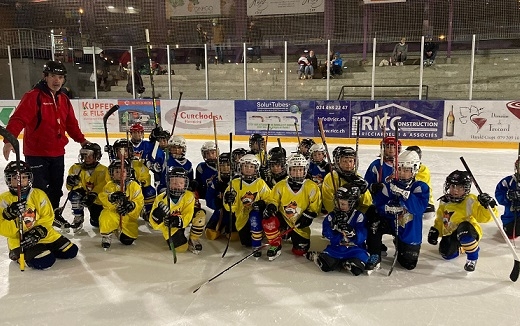 Photo hockey L. Bougro : « Ici, tout le monde tire à la même corde. » - Suisse - Divers