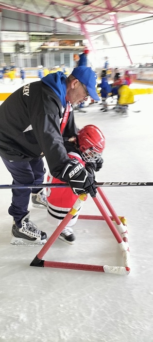 Photo hockey L. Bougro : « Ici, tout le monde tire à la même corde. » - Suisse - Divers