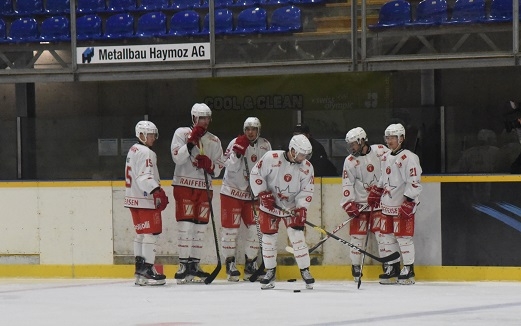 Photo hockey L. Perroton : « On a la chance de se retrouver tous ensemble, deux fois par semaine sur glace. On est vraiment privilégiés. » - Suisse - MyHockey League : Martigny (HC Valais-Chablais I)