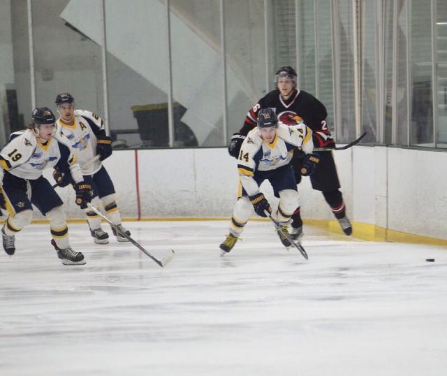 Photo hockey Un morceau de Gruyère en Californie - LHJMQ - Ligue de Hockey Junior Majeur du Québec ARCHIVES Photo hockey Un morceau de Gruyère en Californie - LHJMQ - Ligue de Hockey Junior Majeur du Québec ARCHIVES