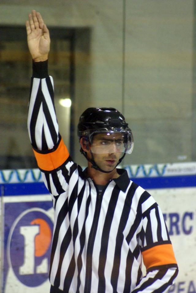 Photo hockey Arbitre blessé, des news ! - Ligue Magnus
