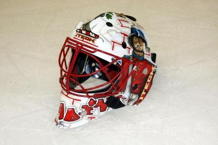 Photo hockey Asnières : Briggs présente son masque - Division 2 : Asnières (Les Castors)