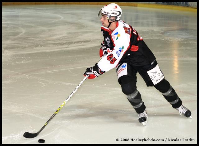 Photo hockey Briançon : Gary Leveque blessé - Ligue Magnus : Briançon  (Les Diables Rouges)