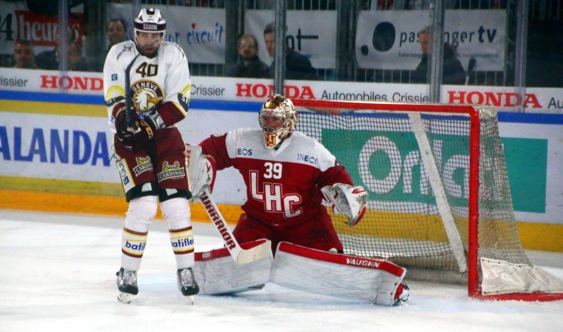 Photo hockey Cristo Huet blessé - Suisse - National League : Lausanne (Lausanne HC)
