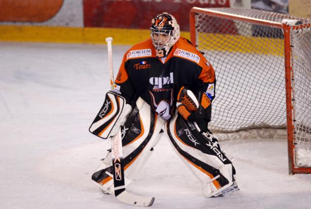 Photo hockey D1 : Pochon à l