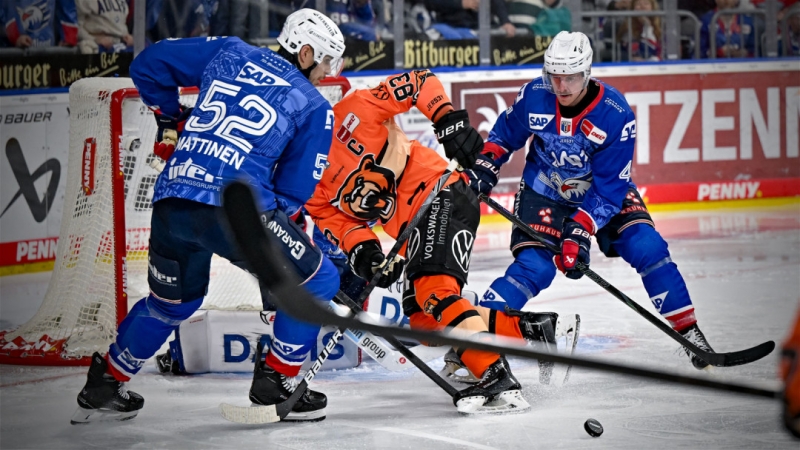 Photo hockey DEL : Courte tête - Hockey en Europe