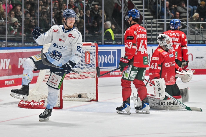 Photo hockey DEL : Foudroyant leader - Hockey en Europe