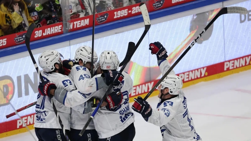 Photo hockey DEL : Sauvé in extremis - Hockey en Europe