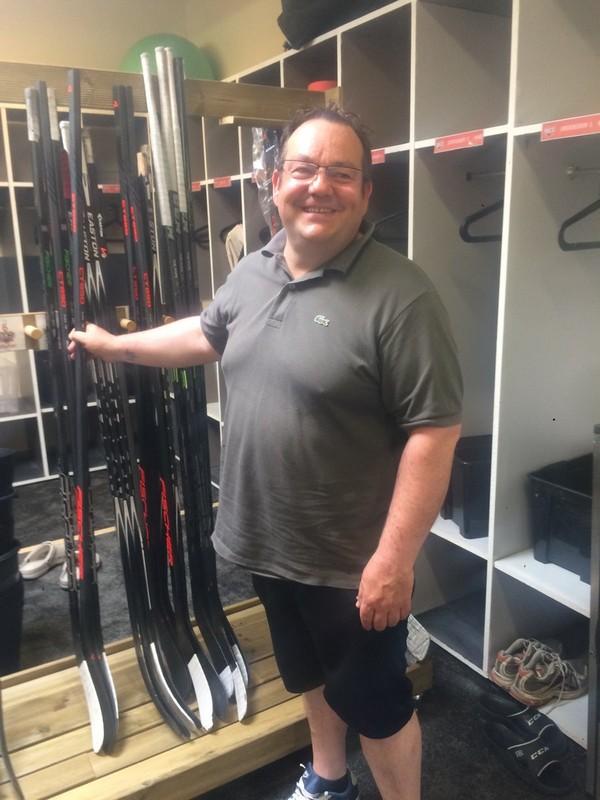 Photo hockey Dijon tient son Responsable du Matériel - Ligue Magnus : Dijon  (Les Ducs)