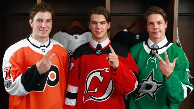 Photo hockey Draft NHL : Les New Jersey Devils ont sélectionné, Nico Hischier. - NHL : National Hockey League - AHL