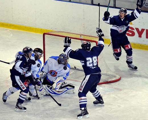 Photo hockey ET : Les frères ennemis - Hockey en Europe