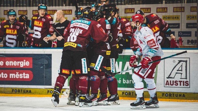 Photo hockey Extraliga : De nouveau dos à dos - TELH - Tipsport Extraliga Ledního Hokeje