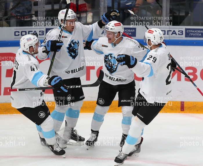 Photo hockey KHL : 1ère charge des Bisons - KHL - Kontinental Hockey League