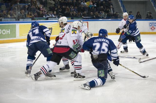 Photo hockey KHL : Chacun est maître chez soi - KHL - Kontinental Hockey League