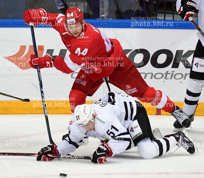 Photo hockey KHL : Embourbé face au peuple - KHL - Kontinental Hockey League