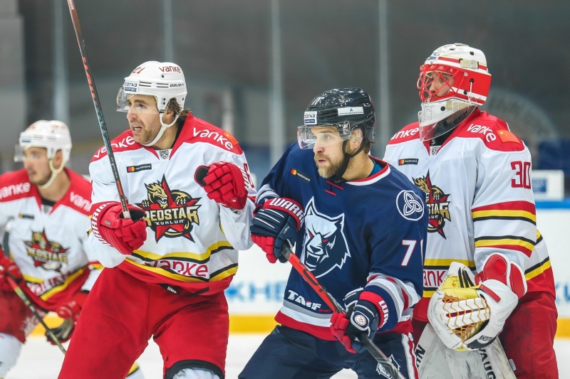 Photo hockey KHL : La chute enrayée - KHL - Kontinental Hockey League