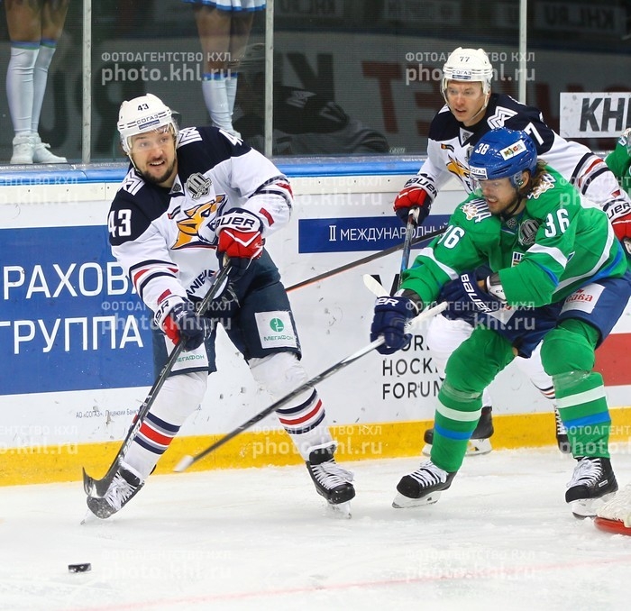 Photo hockey KHL : La chute s