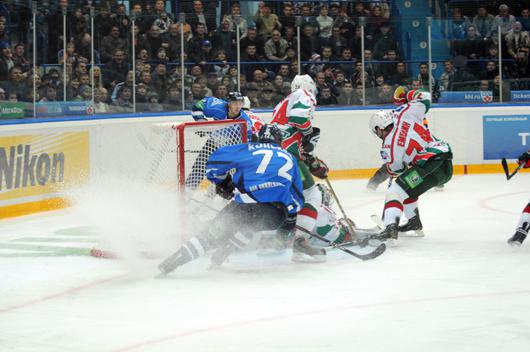 Photo hockey KHL : Le champion à la peine - KHL - Kontinental Hockey League