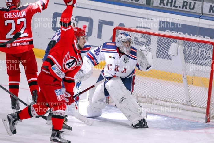 Photo hockey KHL : Le géant passe sous les roues - KHL - Kontinental Hockey League