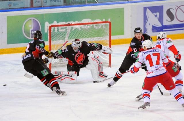 Photo hockey KHL : Le Lokomotiv pousse à fond les moteurs - KHL - Kontinental Hockey League