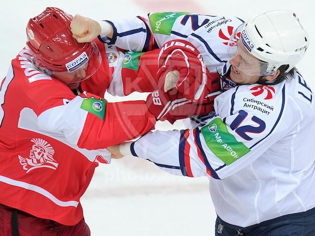 Photo hockey KHL : Le monde à l