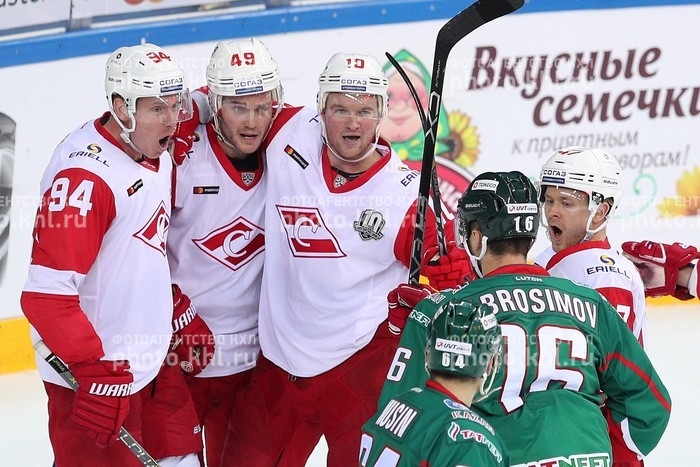 Photo hockey KHL : Le peuple chasse la panthère - KHL - Kontinental Hockey League