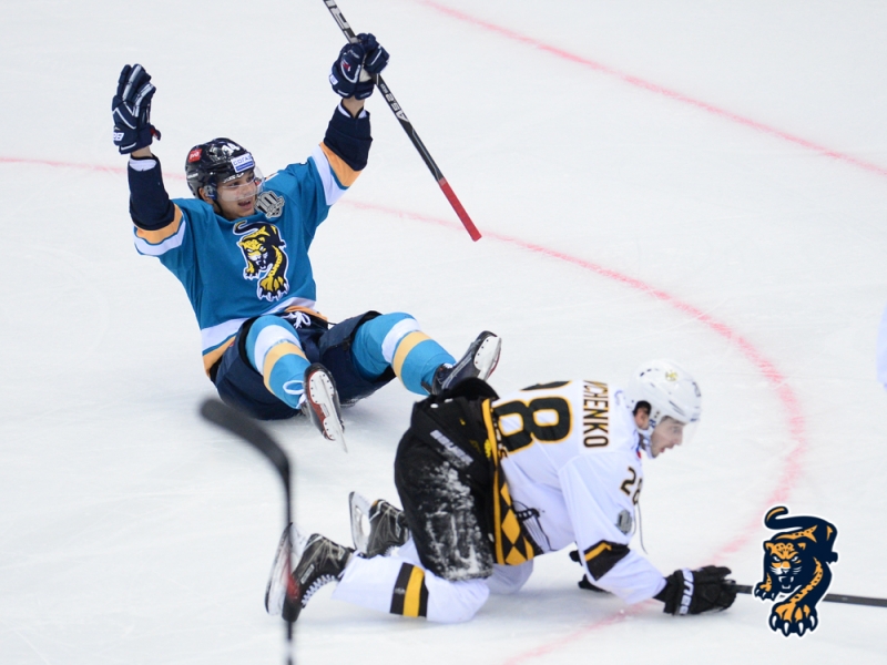 Photo hockey KHL : Le soleil brille sur la côte - KHL - Kontinental Hockey League