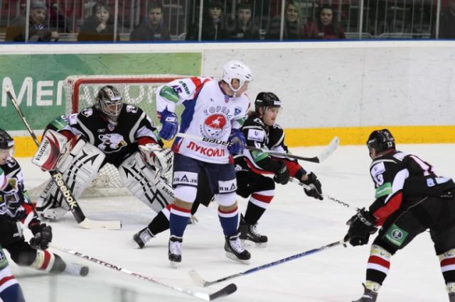 Photo hockey KHL : Le Torpedo à vive allure - KHL - Kontinental Hockey League