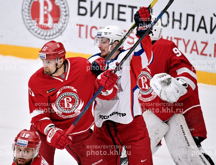 Photo hockey KHL : Le train bloqué par la neige - KHL - Kontinental Hockey League