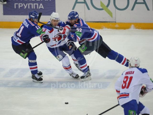 Photo hockey KHL : Le Tsar sur son trône - KHL - Kontinental Hockey League