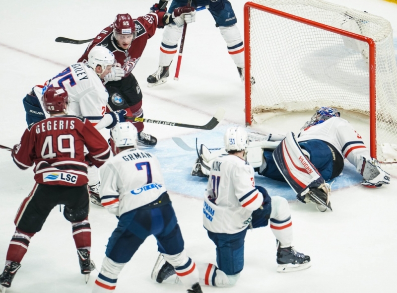 Photo hockey KHL : Les têtes continuent de tomber - KHL - Kontinental Hockey League