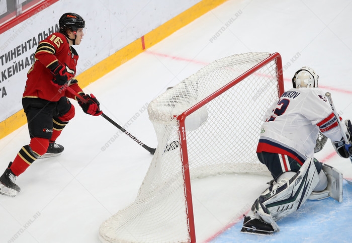 Photo hockey KHL : Lutte acharnée - KHL - Kontinental Hockey League