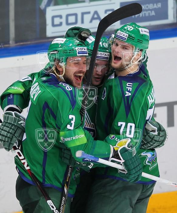 Photo hockey KHL : Magnitka qualifié, Oufa quasiment - KHL - Kontinental Hockey League