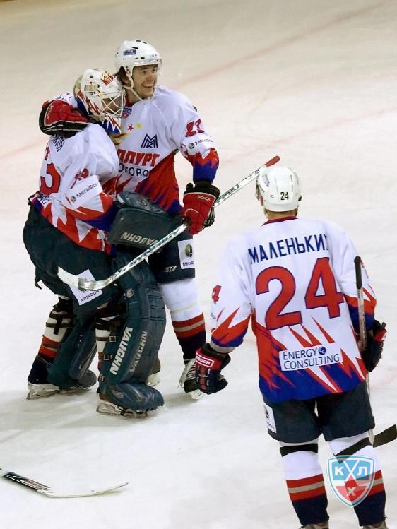 Photo hockey KHL : Magnitogorsk gagne grâce à son gardien - KHL - Kontinental Hockey League