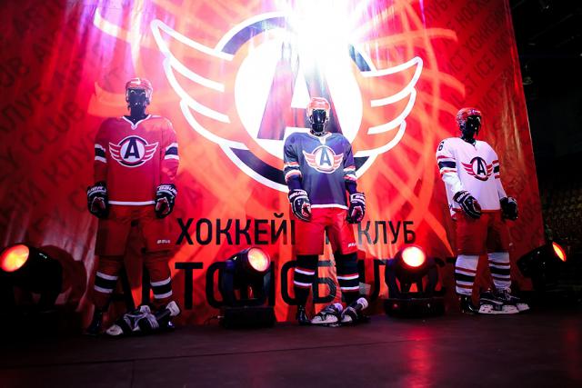 Photo hockey KHL : Nouveaux maillots à l