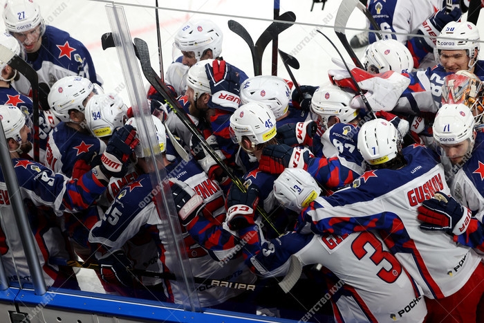 Photo hockey KHL : Sauver sa tête - KHL - Kontinental Hockey League ARCHIVES