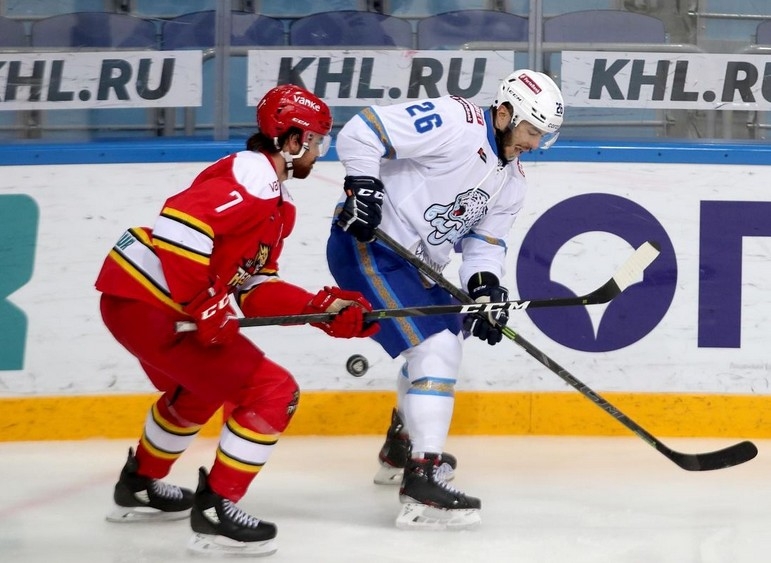 Photo hockey KHL : Serré - KHL - Kontinental Hockey League