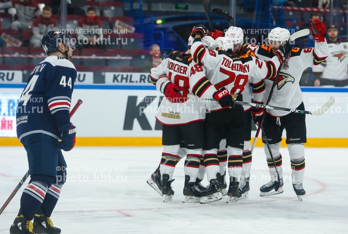 Photo hockey KHL : Seul en tête - KHL - Kontinental Hockey League
