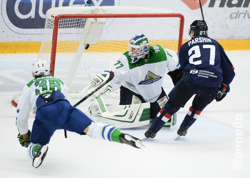 Photo hockey KHL : Torpillé - KHL - Kontinental Hockey League