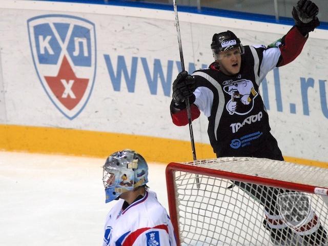 Photo hockey KHL : Un adversaire labourré - KHL - Kontinental Hockey League