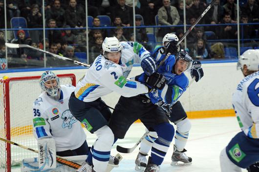 Photo hockey KHL: La marée noire monte - KHL - Kontinental Hockey League