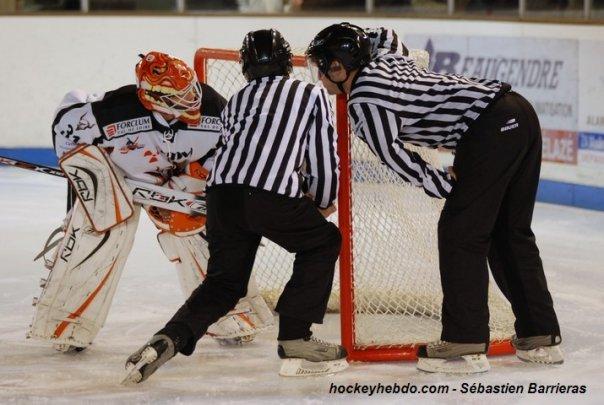Photo hockey Les arbitres français à l