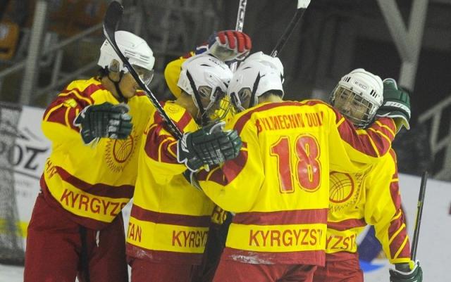 Photo hockey Les Kirghizes passent en tête - Hockey dans le Monde