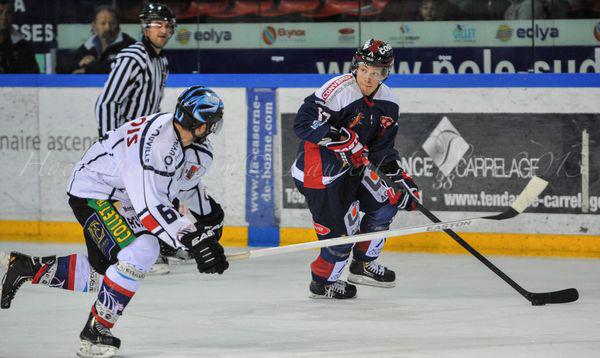 Photo hockey LM : Grenoble : Deux re-signatures - Ligue Magnus : Grenoble  (Les Brûleurs de Loups)