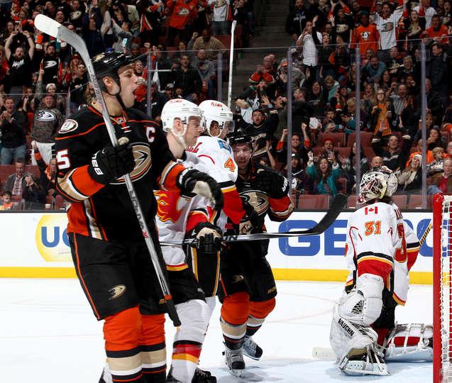 Photo hockey NHL : Getzlaf reçu 5 sur 5 - NHL : National Hockey League - AHL