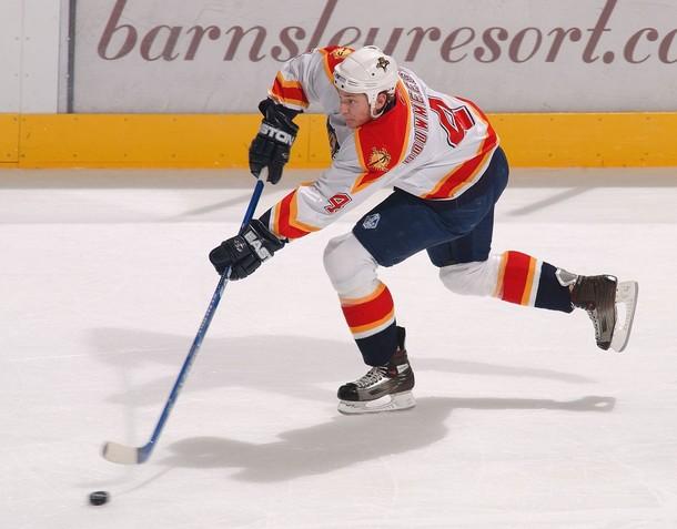 Photo hockey NHL: Bouwmeester à Calgary - NHL : National Hockey League - AHL