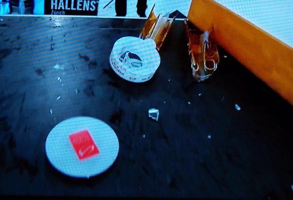 Photo hockey NLA : La Coupe brisée - Suisse - Divers